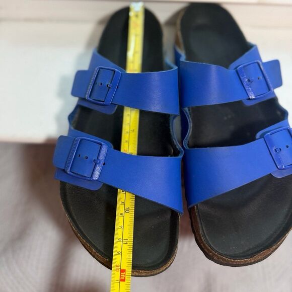 Birkenstock Men’s Arizona Sandals in Ultra Blue with Black Soles Size 44 main image 8